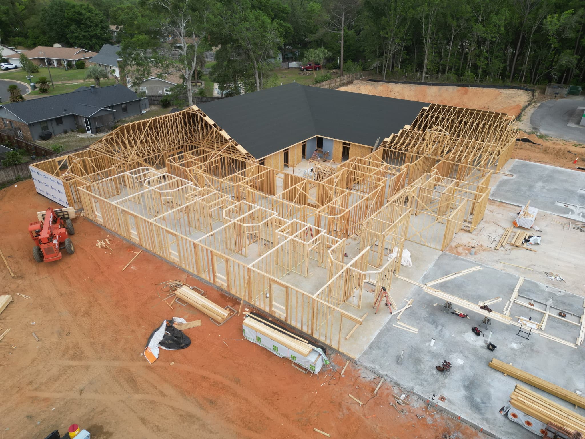 Scarlet Manor under construction